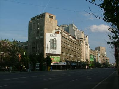 El Edificio ARO, otro triste símbolo del maltrato arquitectónico de Bucarest