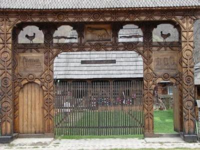 Las puertas decoradas de Maramure&#537;: simbología (y II)