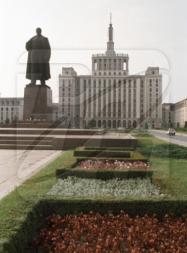 090315_Lenin en Bucarest por ti.